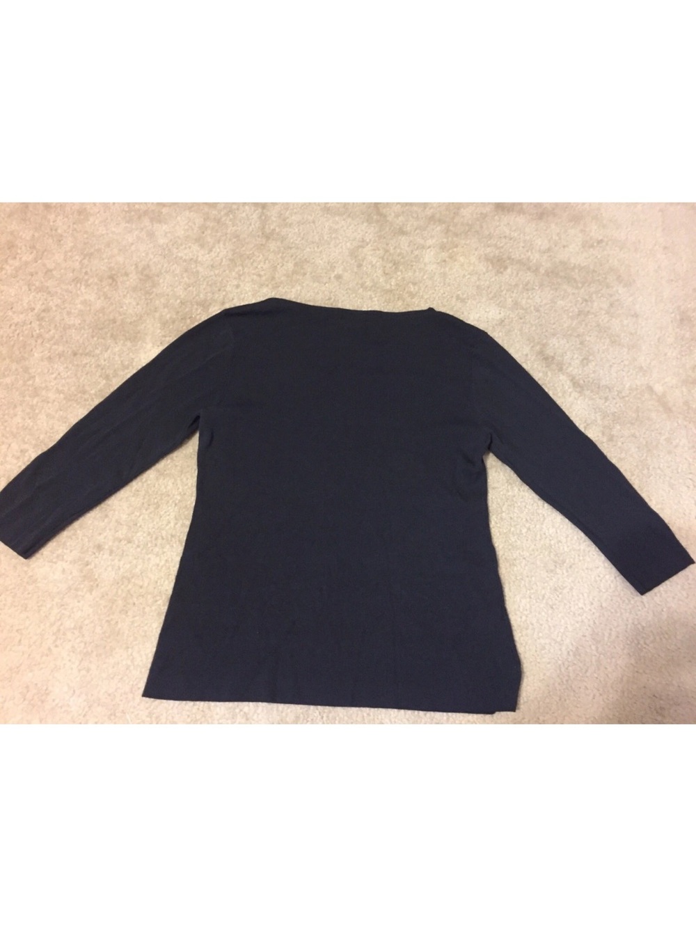 NY Collection Size Large - Picture 2 of 2